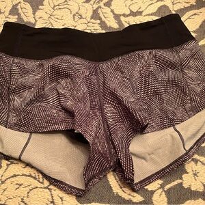 lululemon athletica patterned size 4 shorts x 2